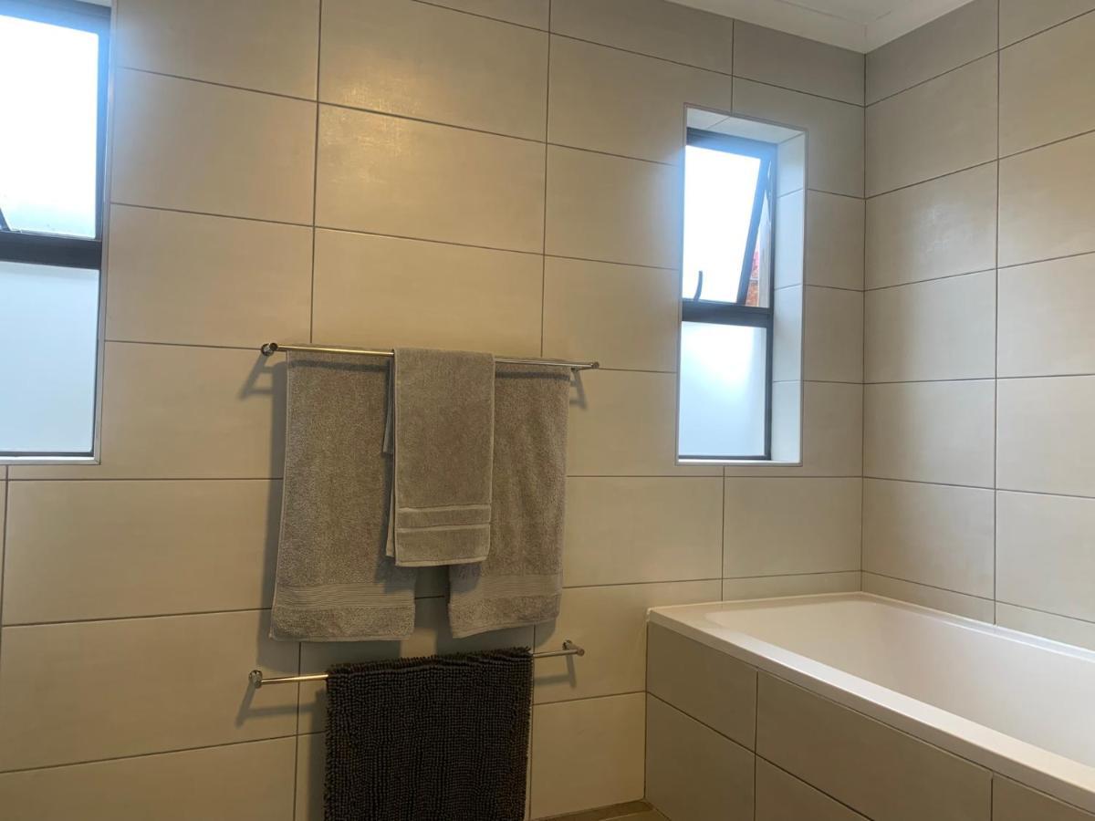Melville Gap Guesthouse Йоганнесбурґ Екстер'єр фото